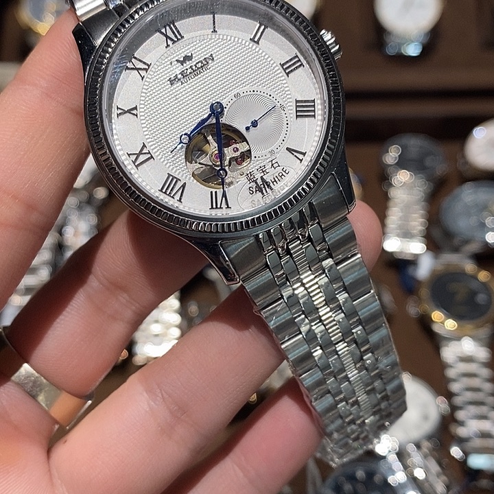 精钢孤品手表一个