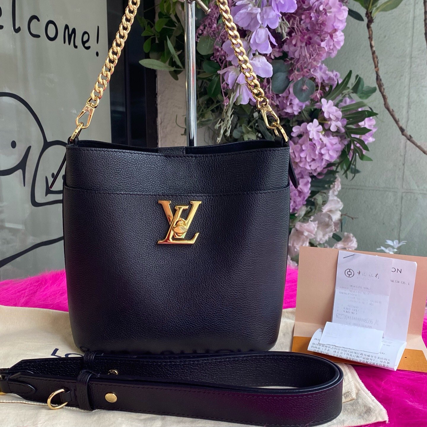 99新 LouisVuitton/路易威登 黑金粒面牛皮革新款水桶包