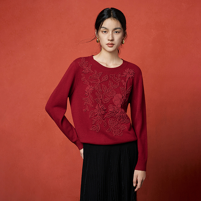 生活在左绵羊毛毛织上衣盘带绣优雅百搭2025秋冬新款套头毛衣女