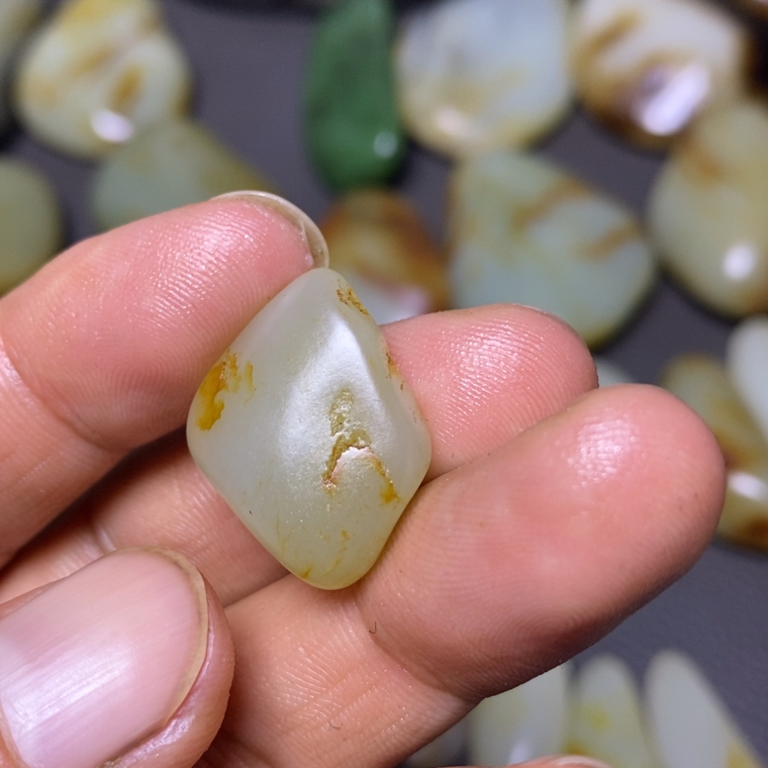 和田玉（糖玉）未镶嵌挂件