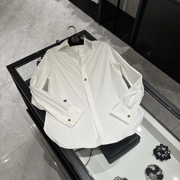 25年春装新款女装 时尚百搭蜜蜂刺绣金扣白色长袖衬衫-25W030