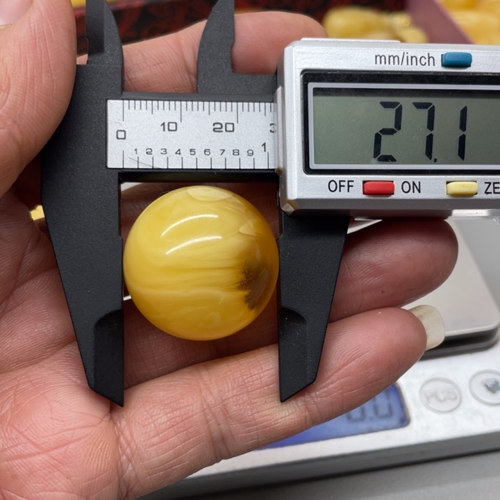 琥珀裸石未镶嵌蜜蜡圆珠
