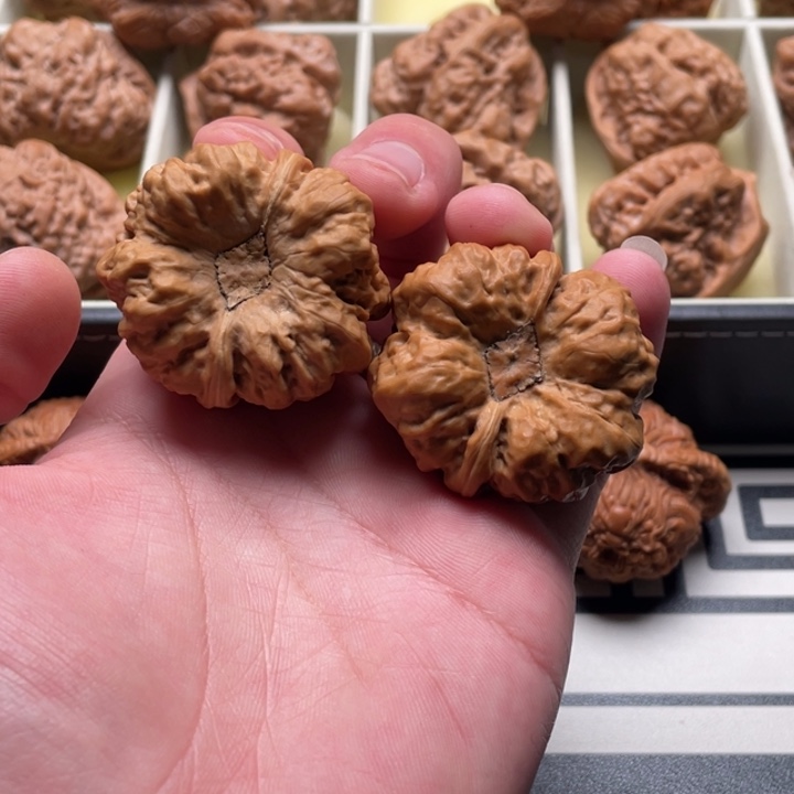 没***八吊坠文玩核桃蛤蟆头