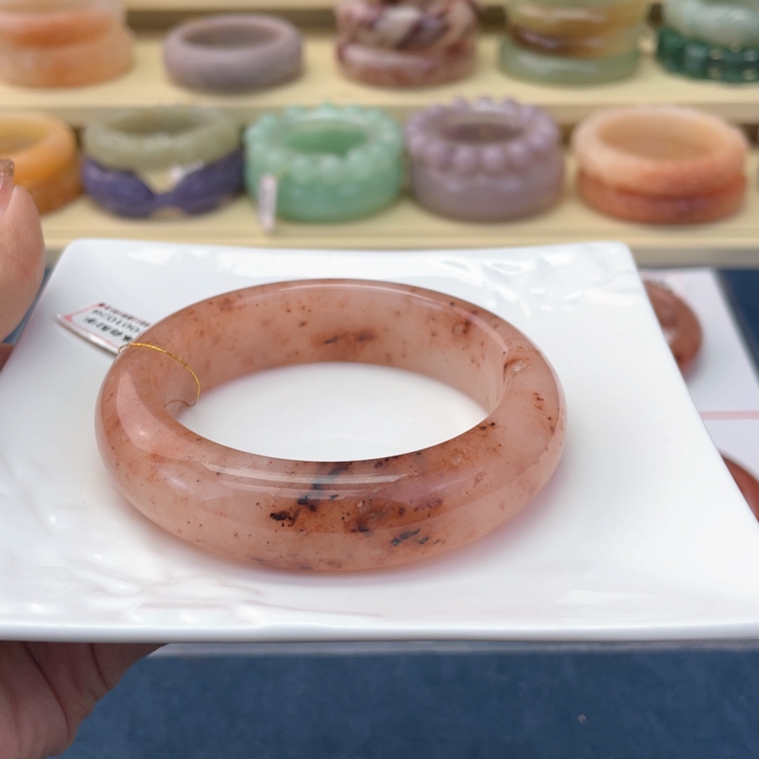 石英质玉未镶嵌手镯