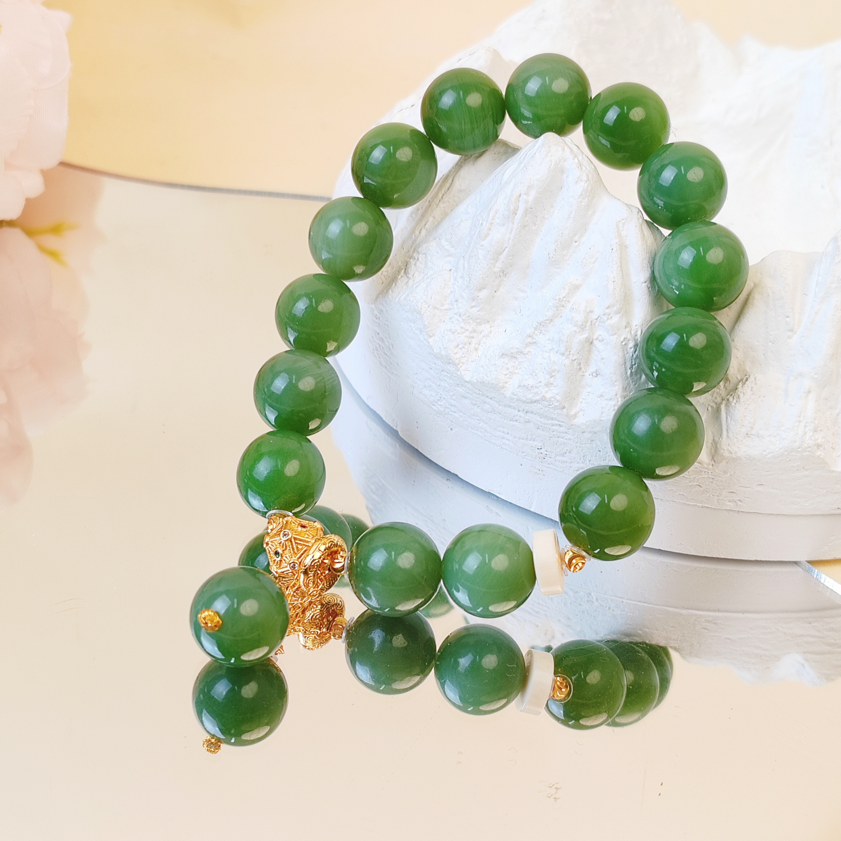  粉青12mm猛犸片片手串