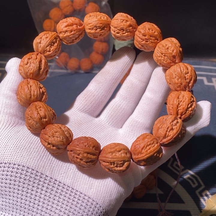 文玩核桃手串……6