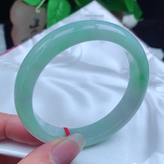 翡翠手镯未镶嵌     正圈55 冰晴飘阳绿