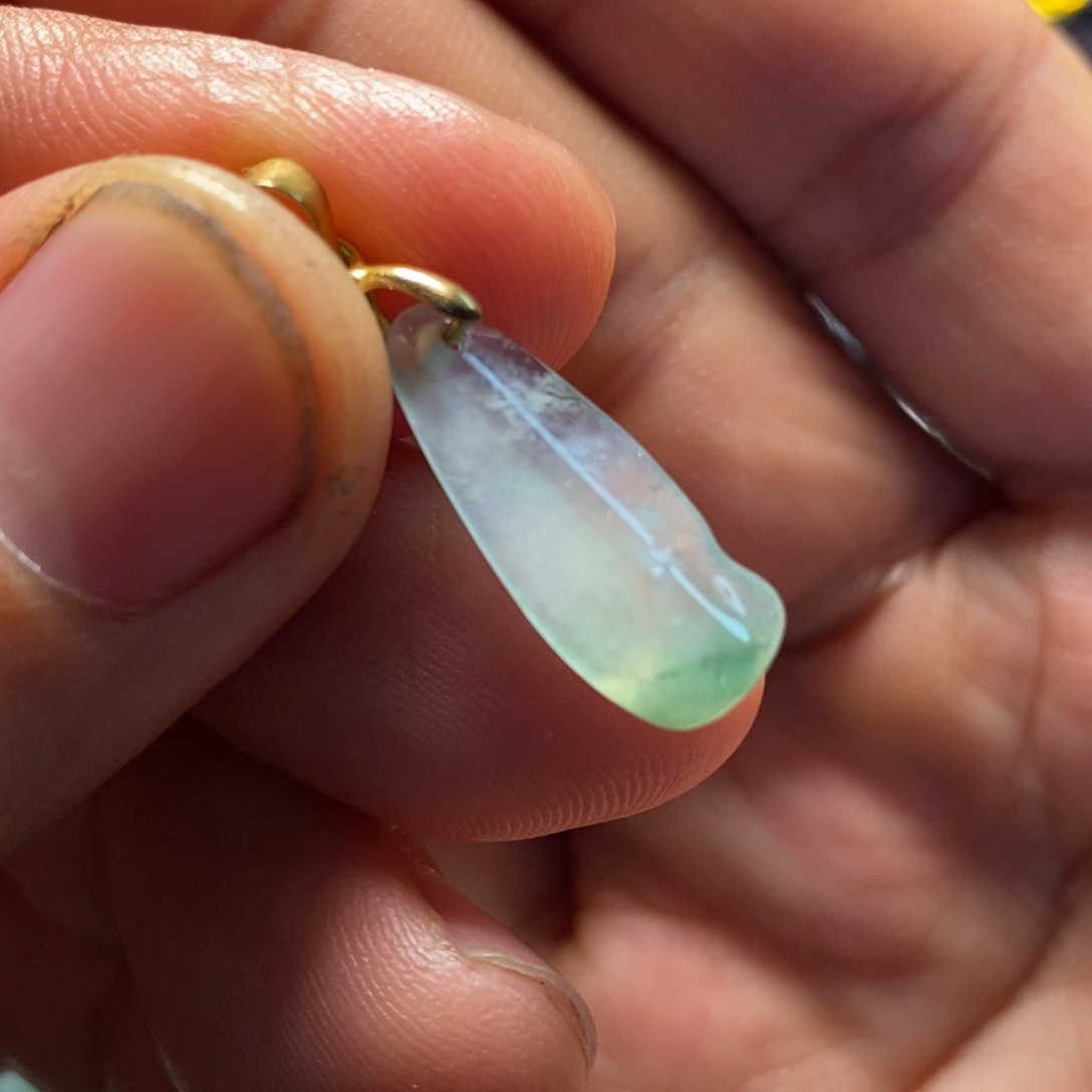 翡翠未镶嵌颈饰天然缅甸翡翠A货冰飘花随形吊坠