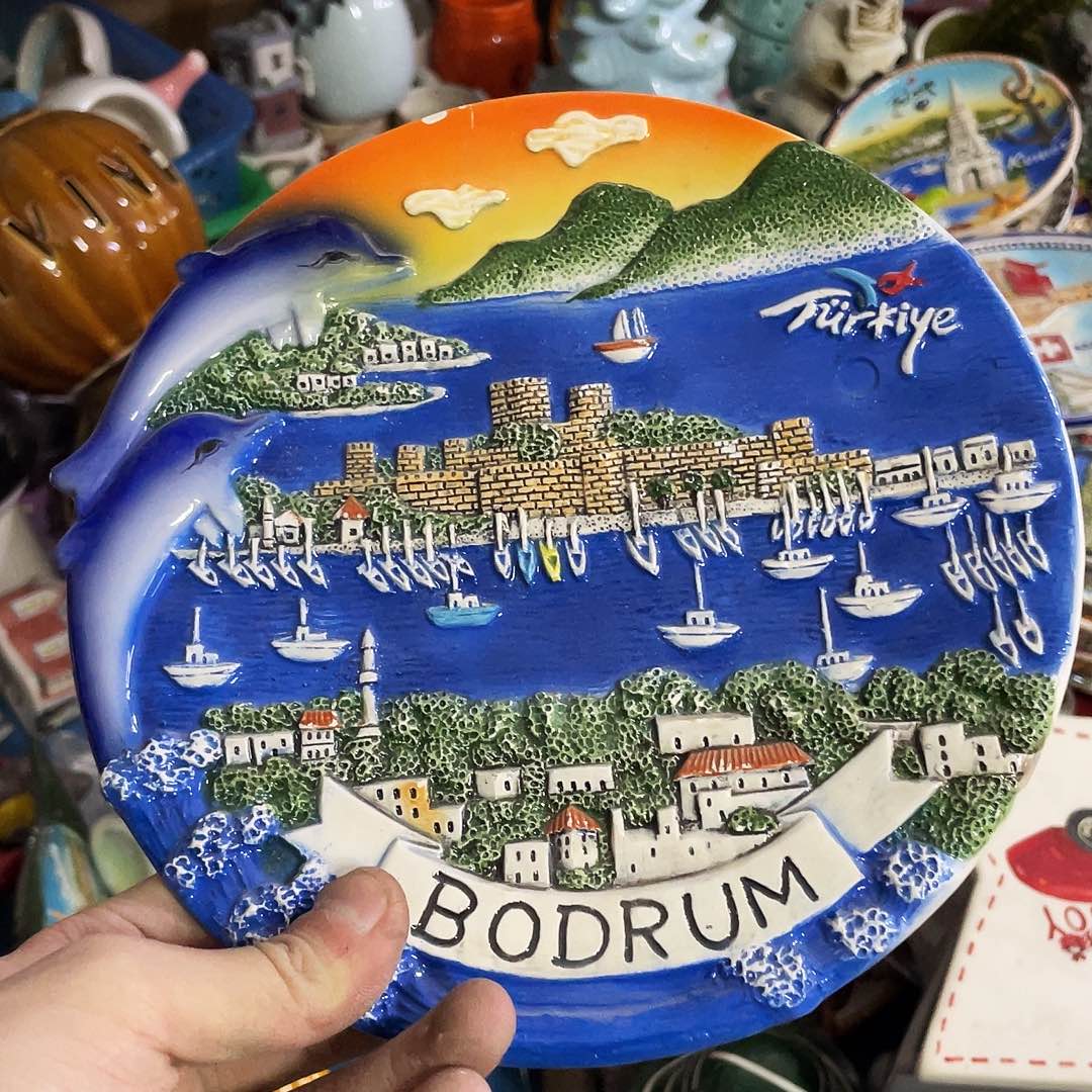 摆件   磕碰。封釉。