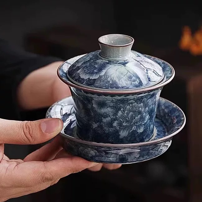 旋转悬停老陶泥复古陶瓷三才盖碗冰裂中式釉下青花牡丹防烫茶碗