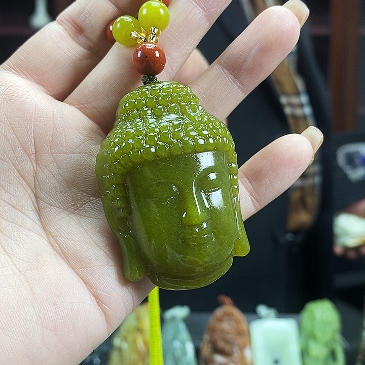 蛇纹石玉吊坠未镶嵌