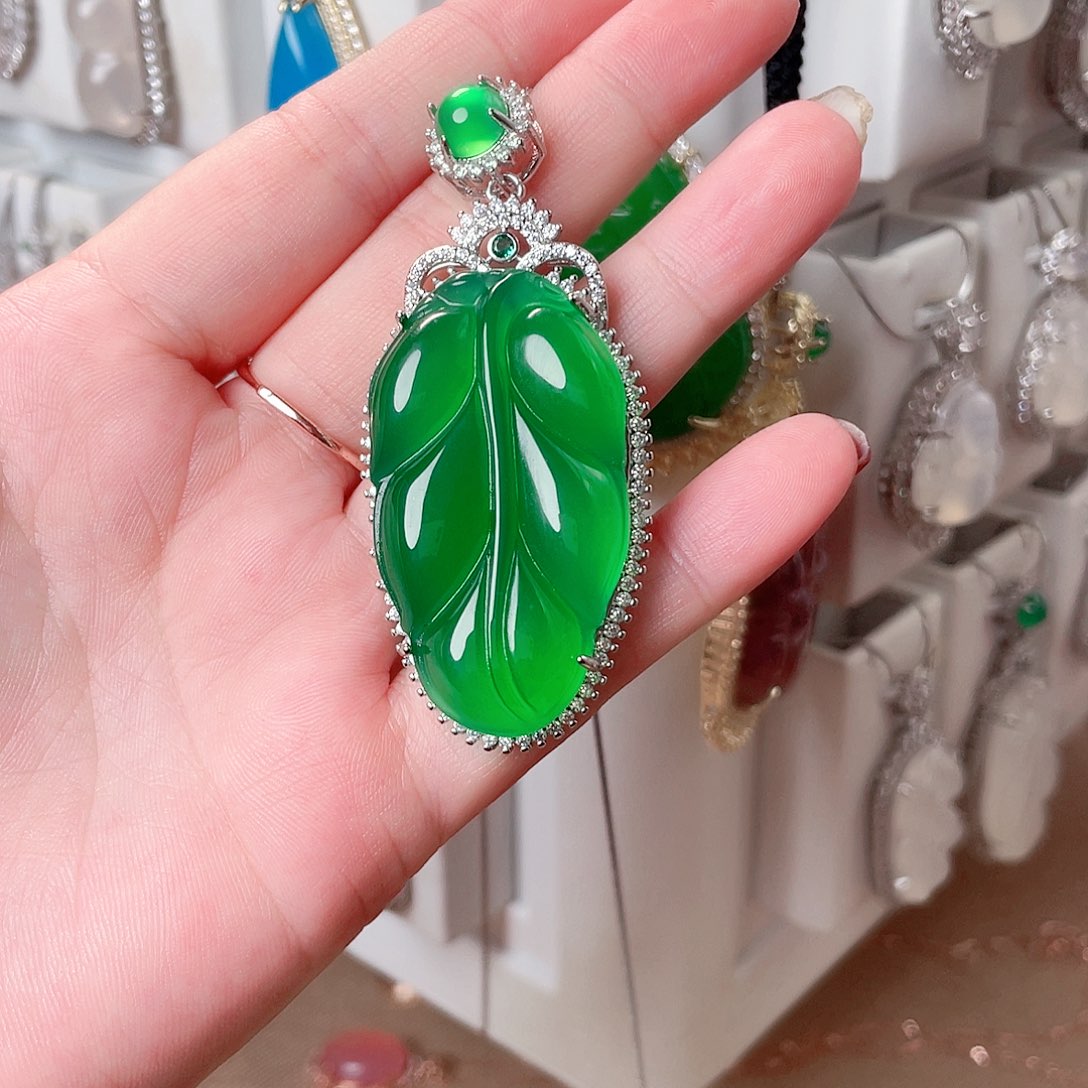 玛瑙/玉髓吊坠(赠链)未镶嵌