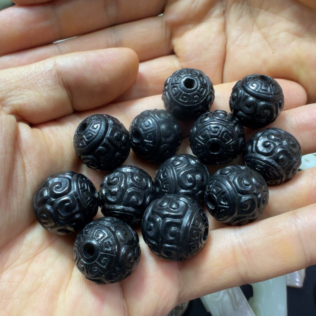 和田玉未镶嵌颈饰海*