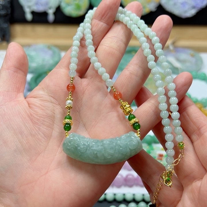 颈饰未镶嵌翡翠项链