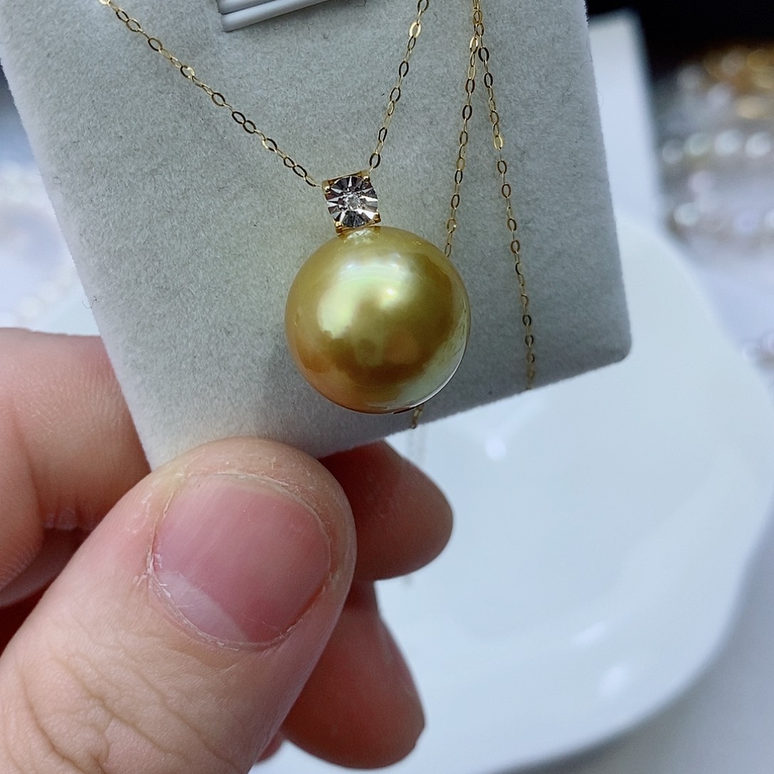 海水珍珠颈饰18K金镶嵌