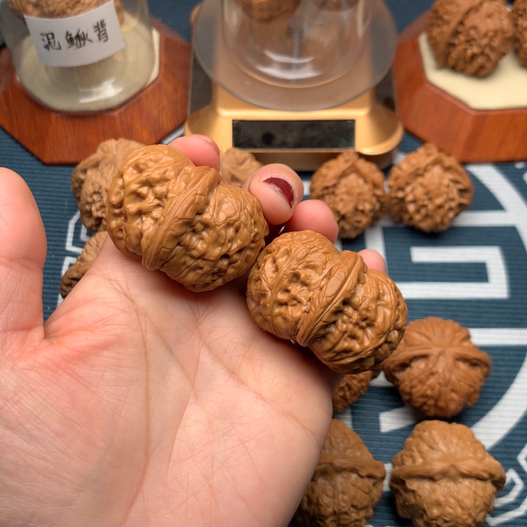 文玩核桃把件元宝