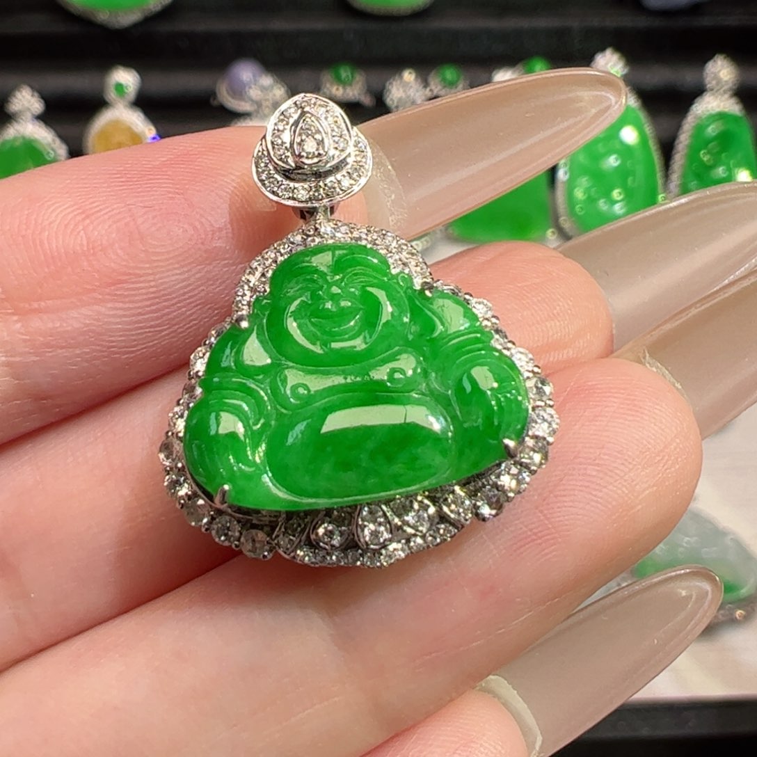 翡翠18K金镶嵌颈饰