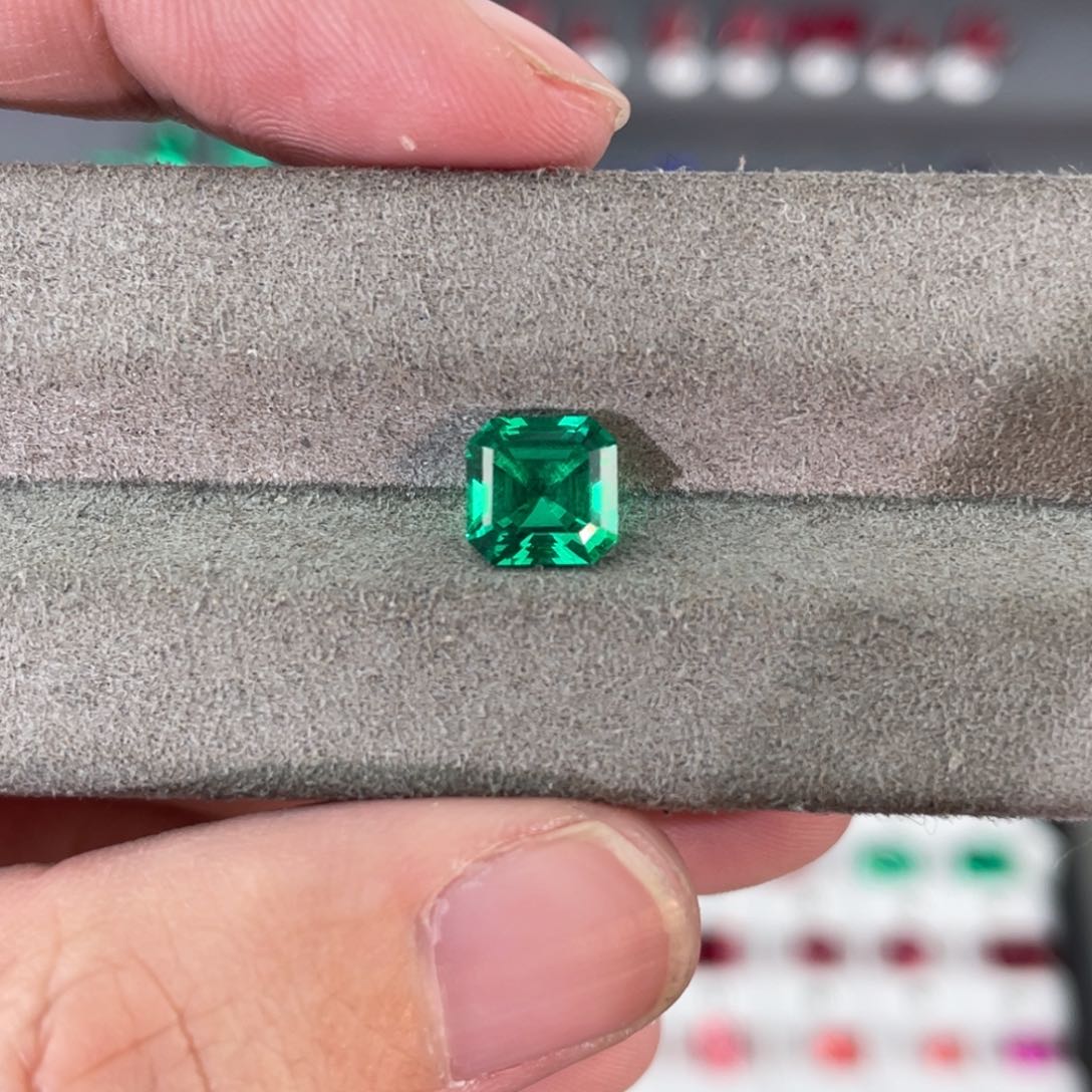 合成（培育） 祖母绿裸石未镶嵌芯*