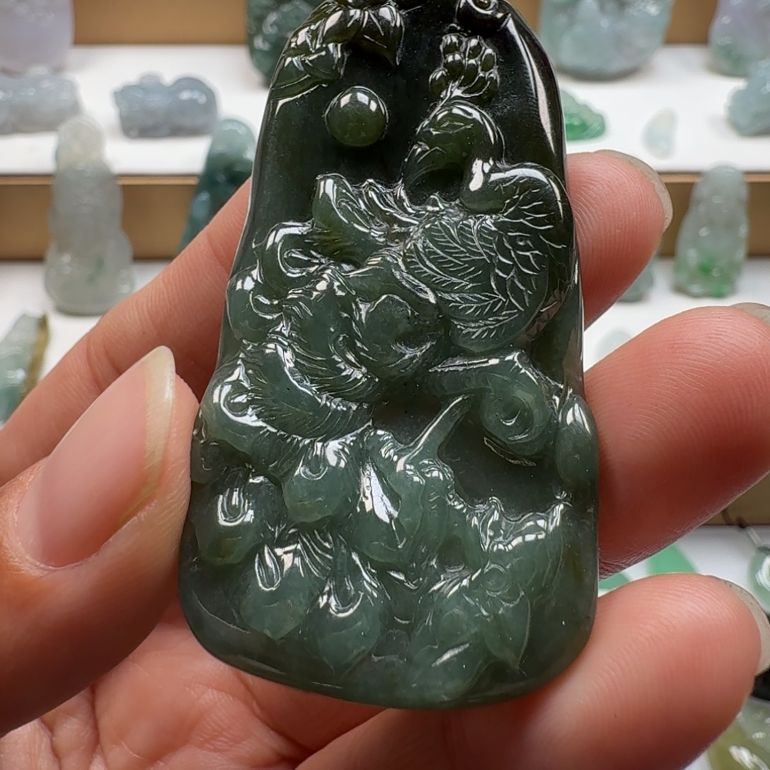 翡翠未镶嵌颈饰翡翠