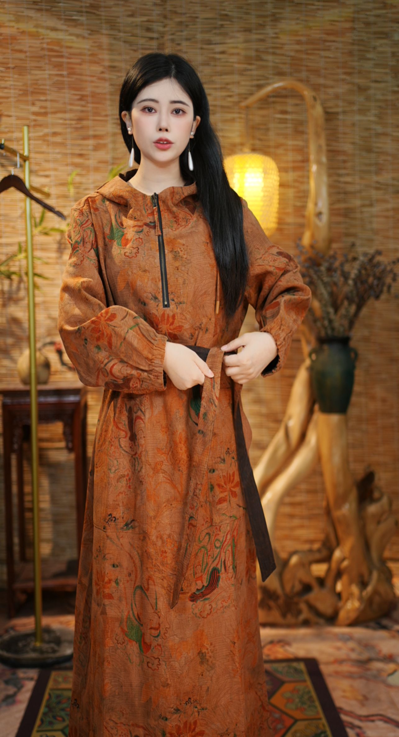 【画中游】秋冬季民族风连衣裙重磅桑蚕丝印花连帽长袖62-835画中游