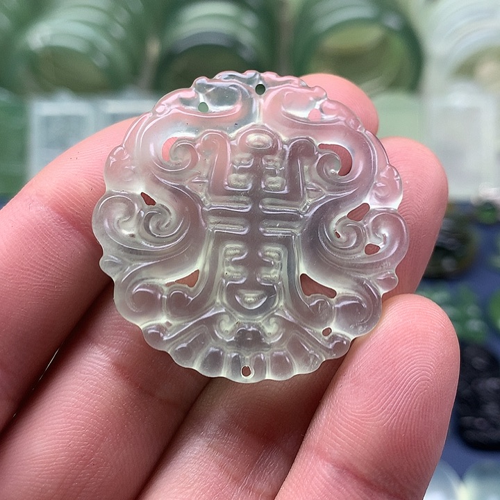 蛇纹石玉挂坠未镶嵌
