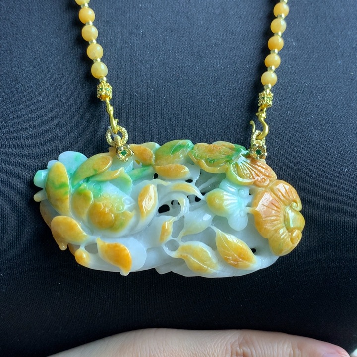 翡翠颈饰未镶嵌翡翠