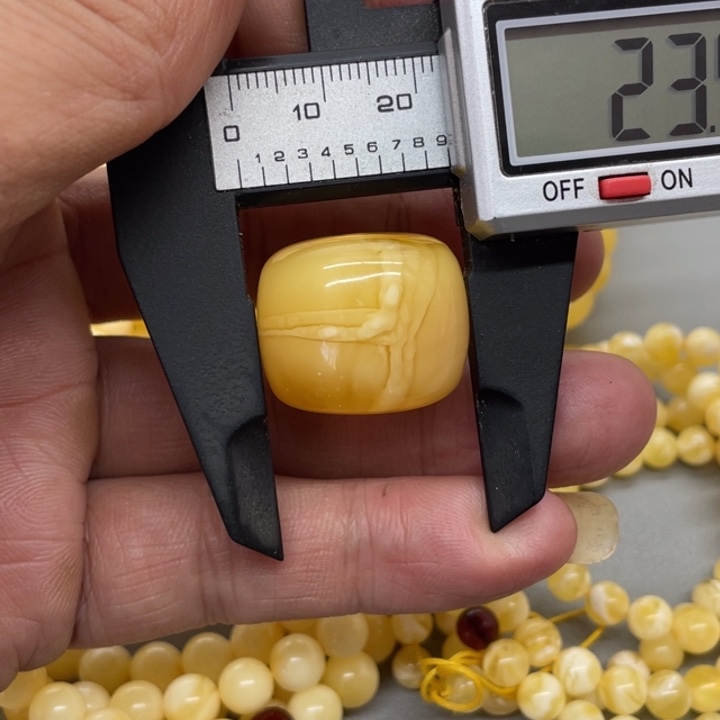 琥珀未镶嵌裸石多亿