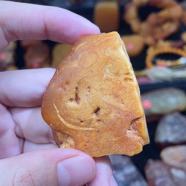 琥珀未镶嵌珠宝奇石