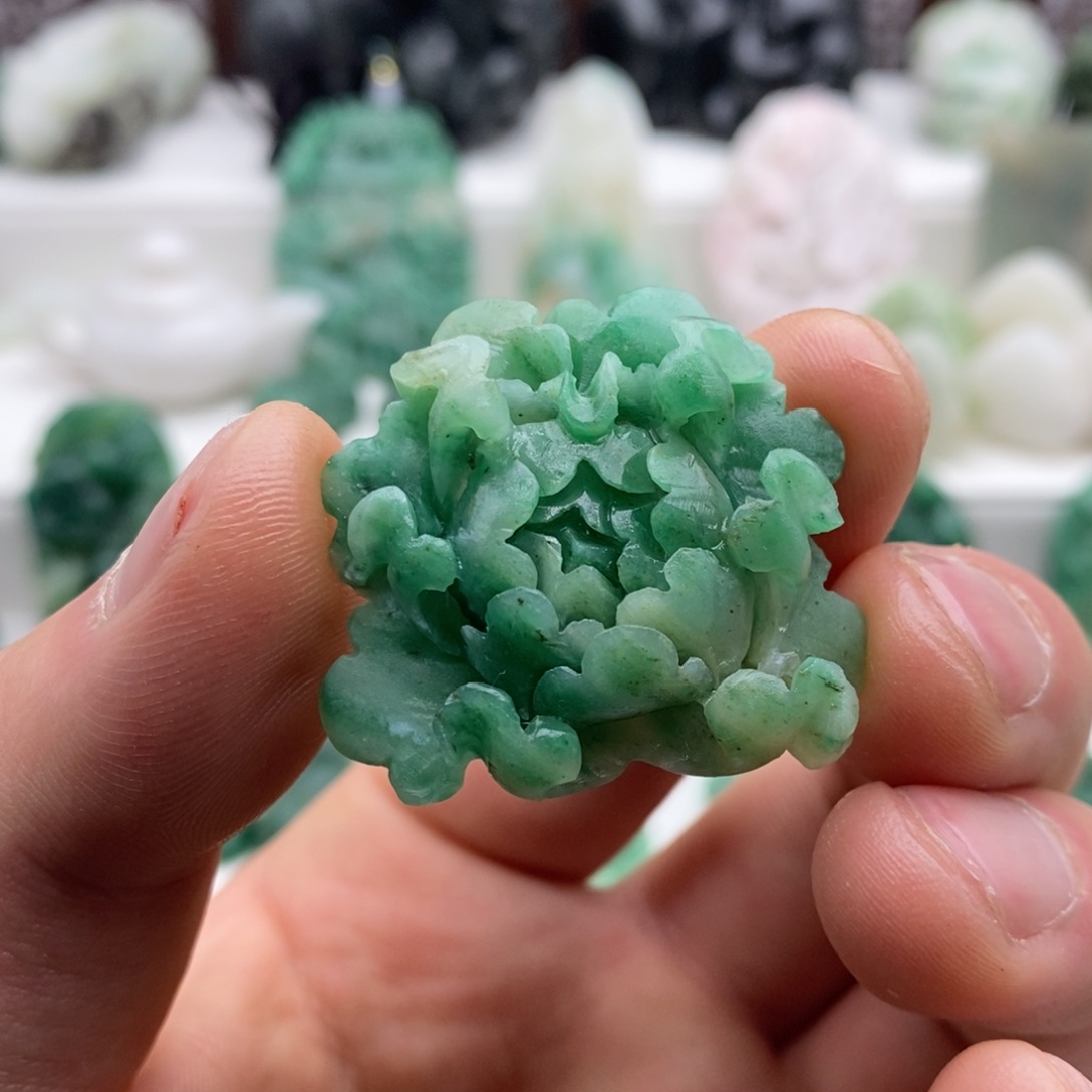 独山玉颈饰未镶嵌