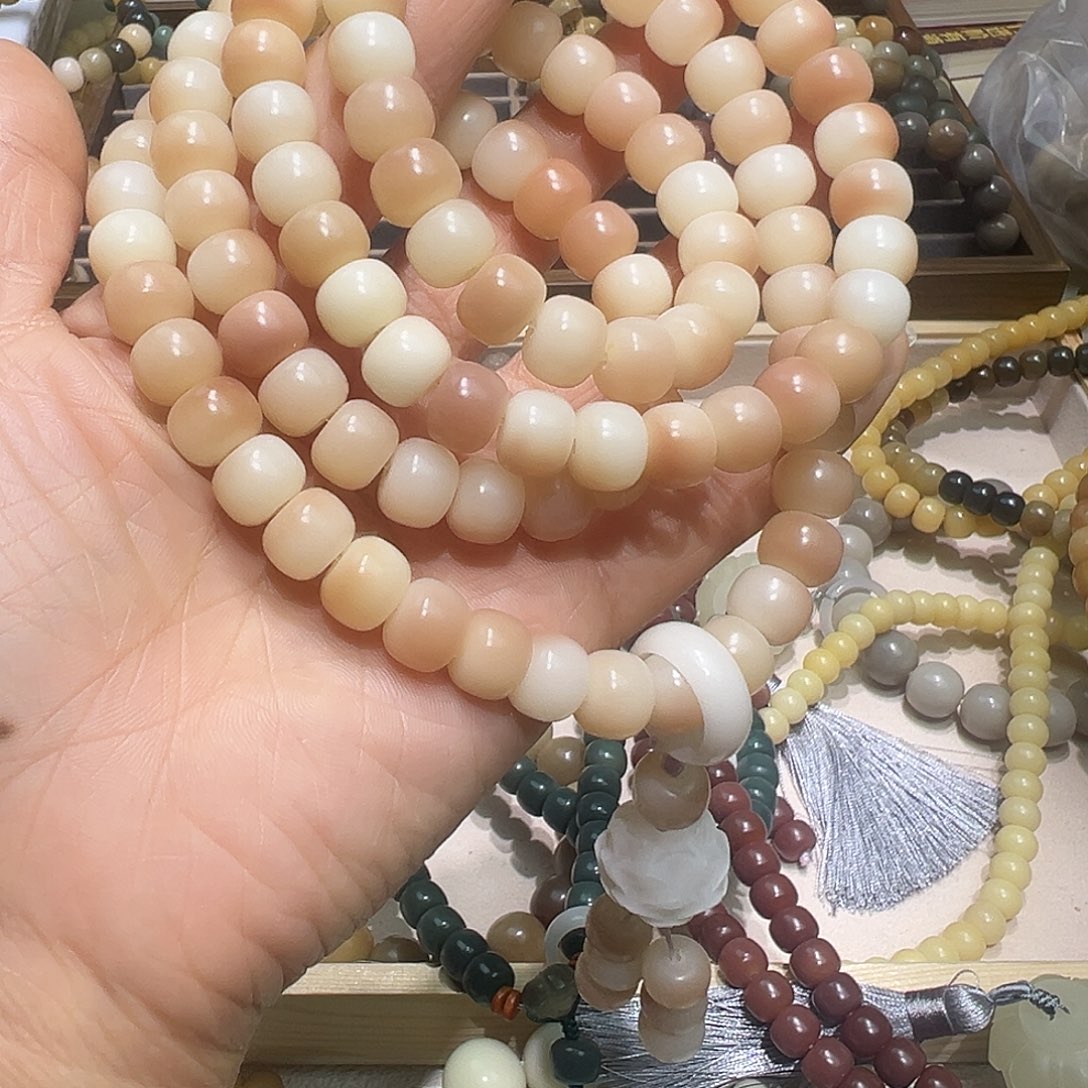 白玉菩提吊坠8×10