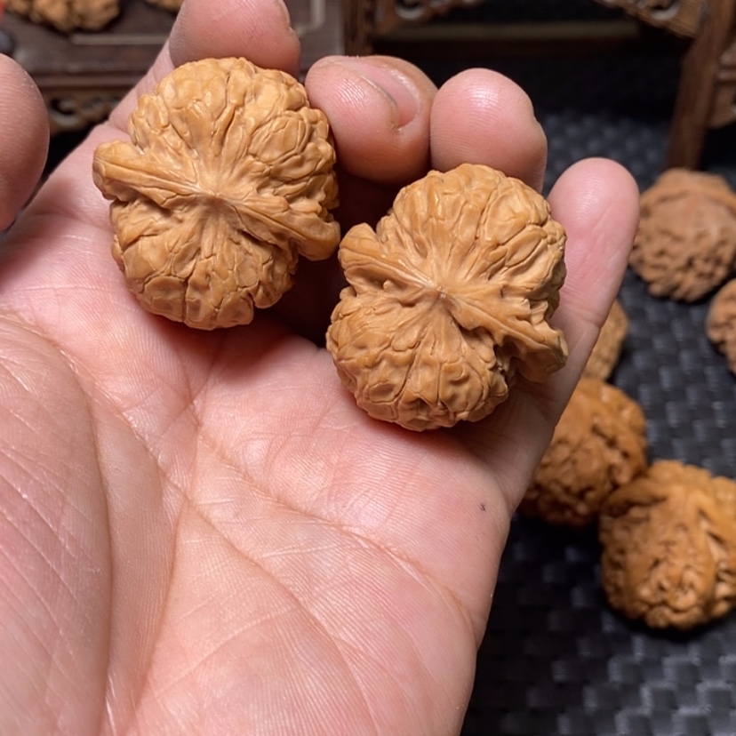 【闪购商品】文玩核桃吊坠让***?36.5尺，全品甲骨文