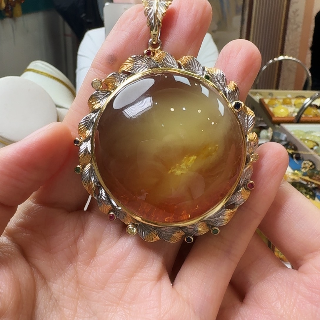 琥珀未镶嵌颈饰吊坠