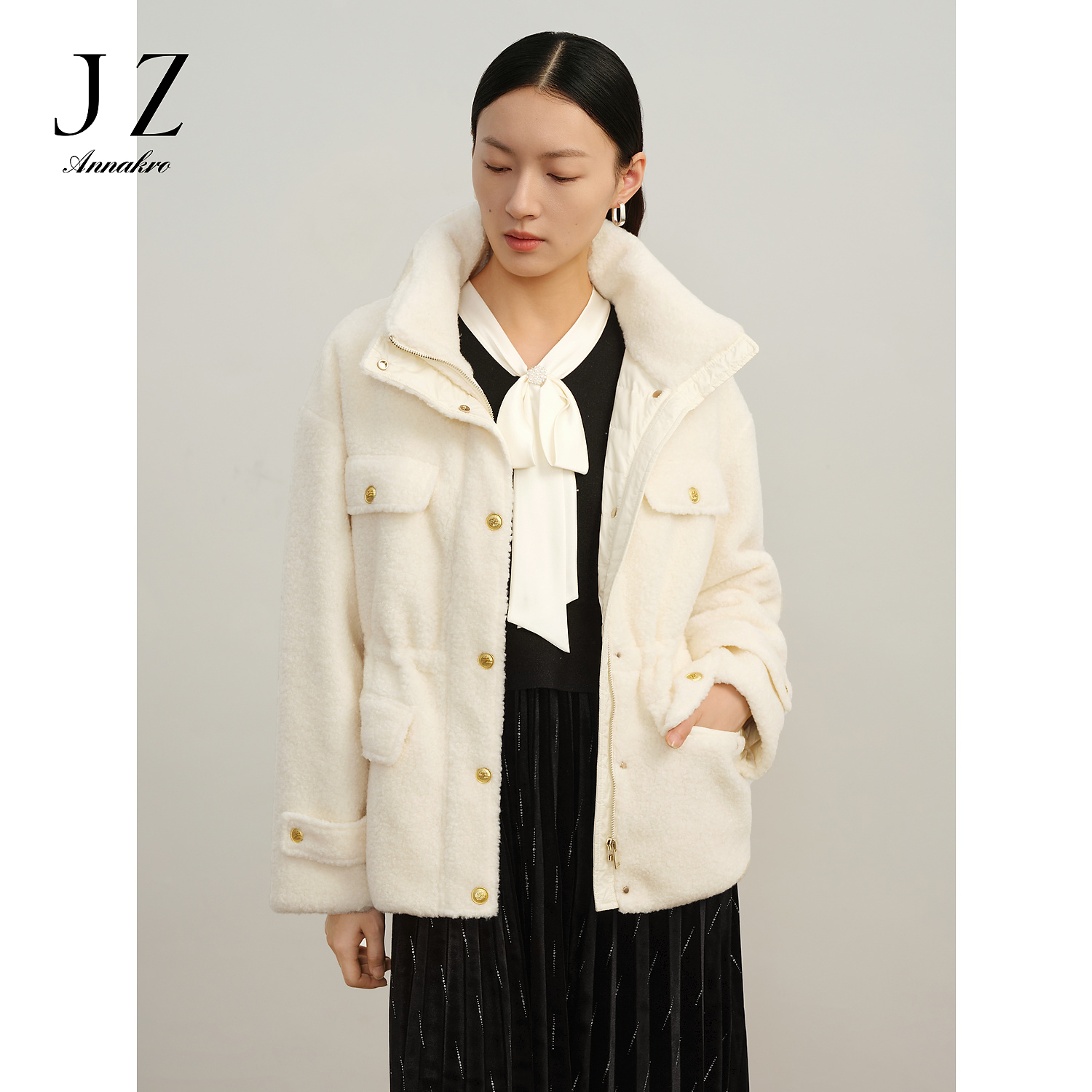 【羊羊专属】玖姿·安娜蔻JTDD03366颗粒羊毛立翻领安心绒短款羽绒女