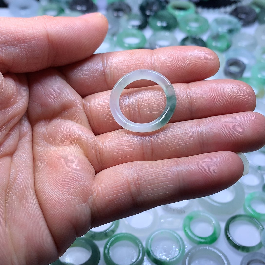 定制翡翠未镶嵌双*徐