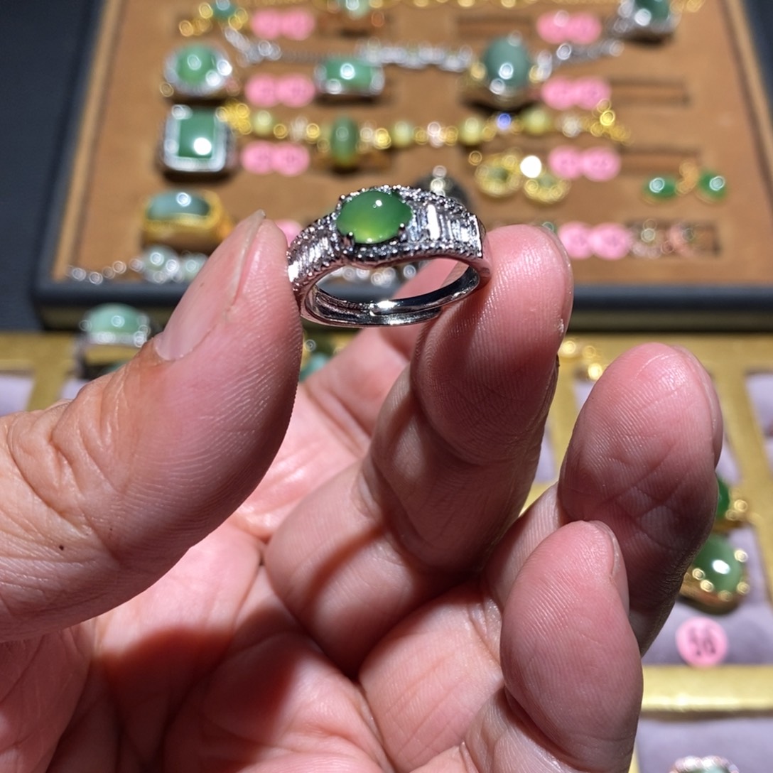 和田玉（碧玉）戒指未镶嵌