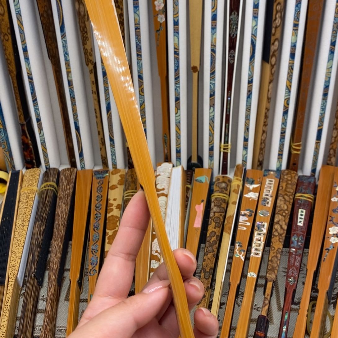 扇子路路路路咯激光器路路路路