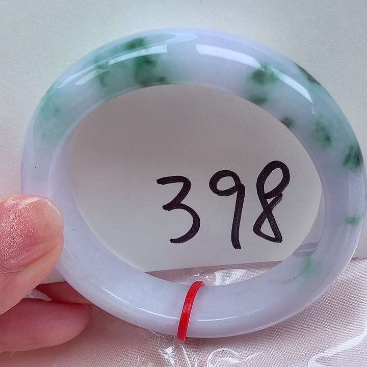 翡翠手镯未镶嵌翡翠