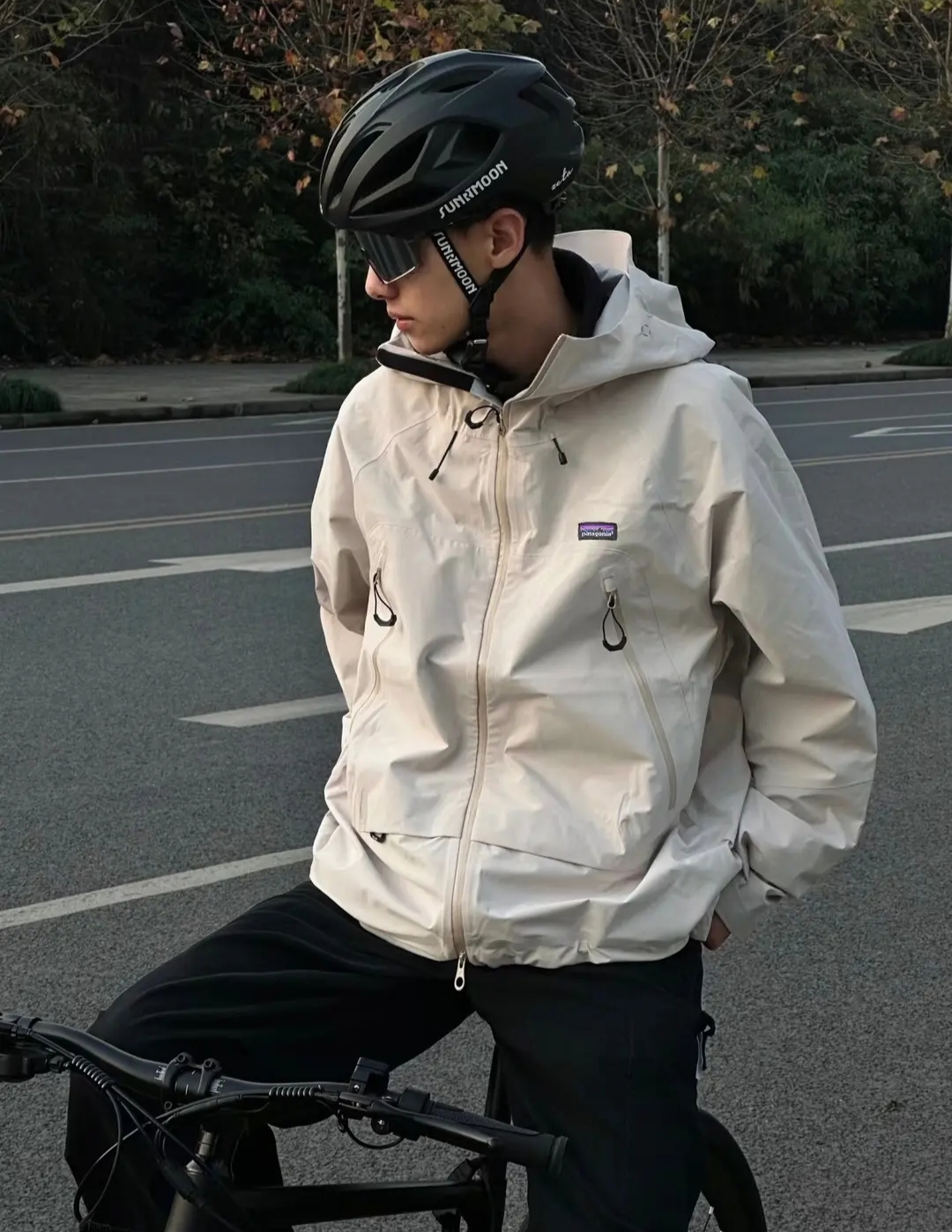 巴塔 24款轻量级秋季薄款连帽外套户外休闲男女款防风防水冲锋衣
