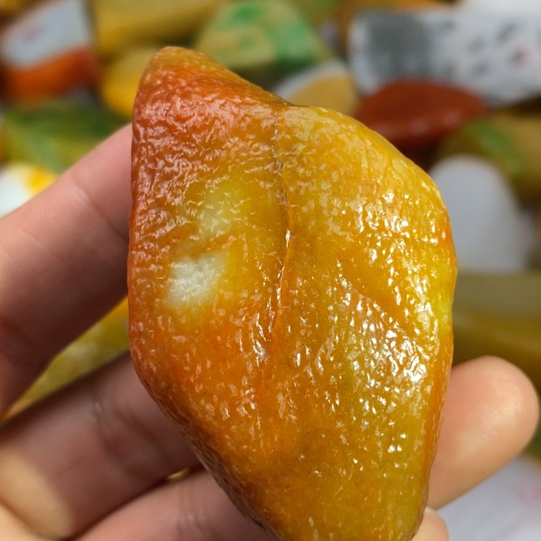 翡翠未镶嵌颈饰缅甸