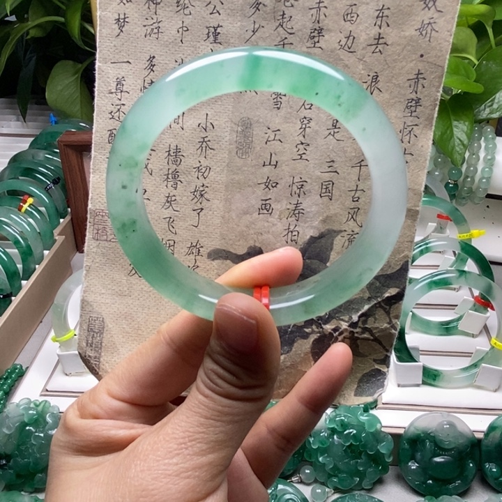 石英质玉未镶嵌手镯