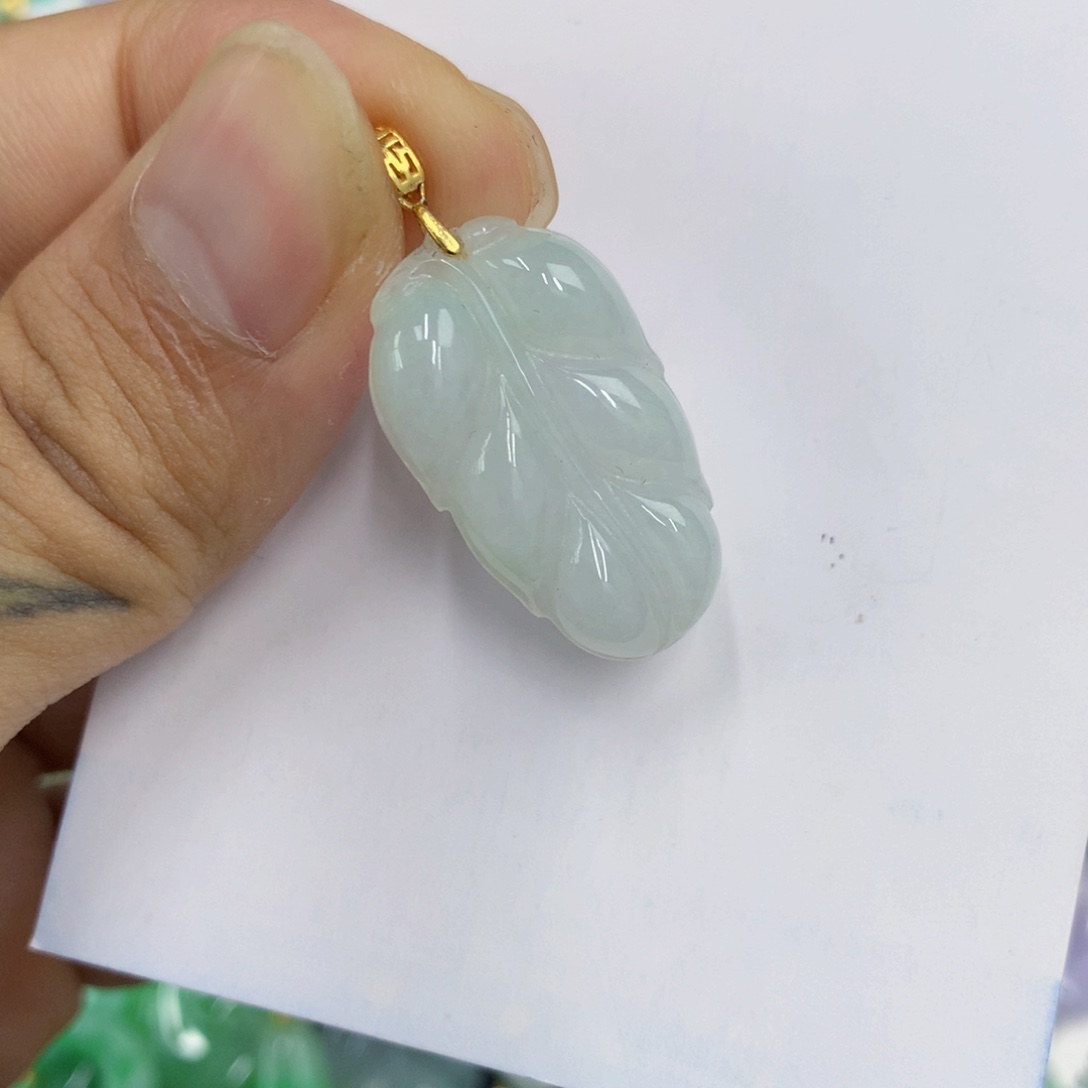 颈饰18K金镶嵌翡翠翡翠