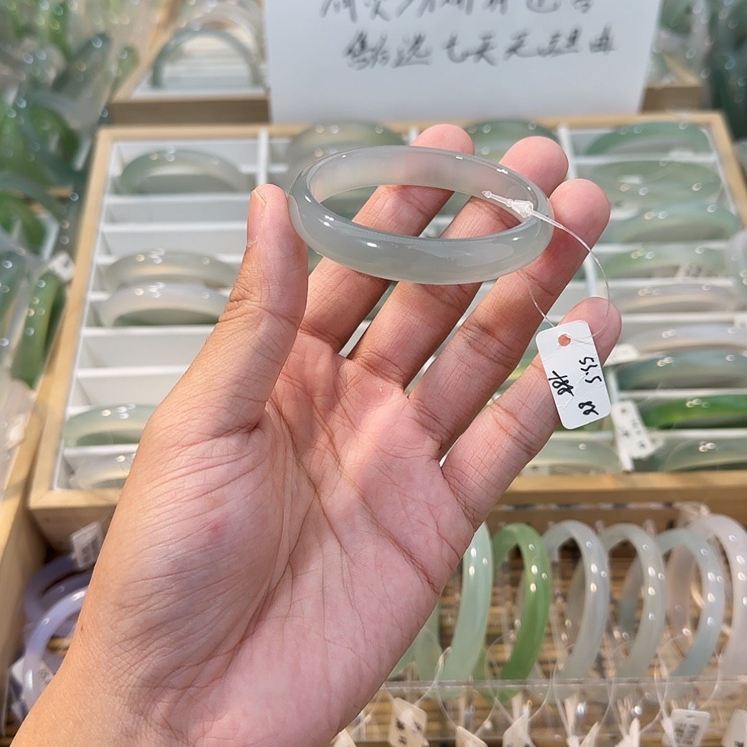 玛瑙/玉髓未镶嵌手镯圈口53,5