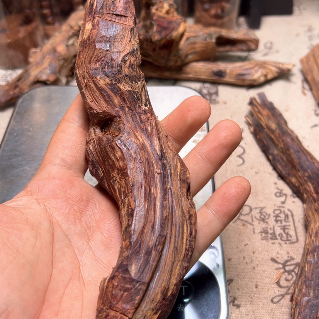 白***甲降真香海南十亩香根头香胆158克