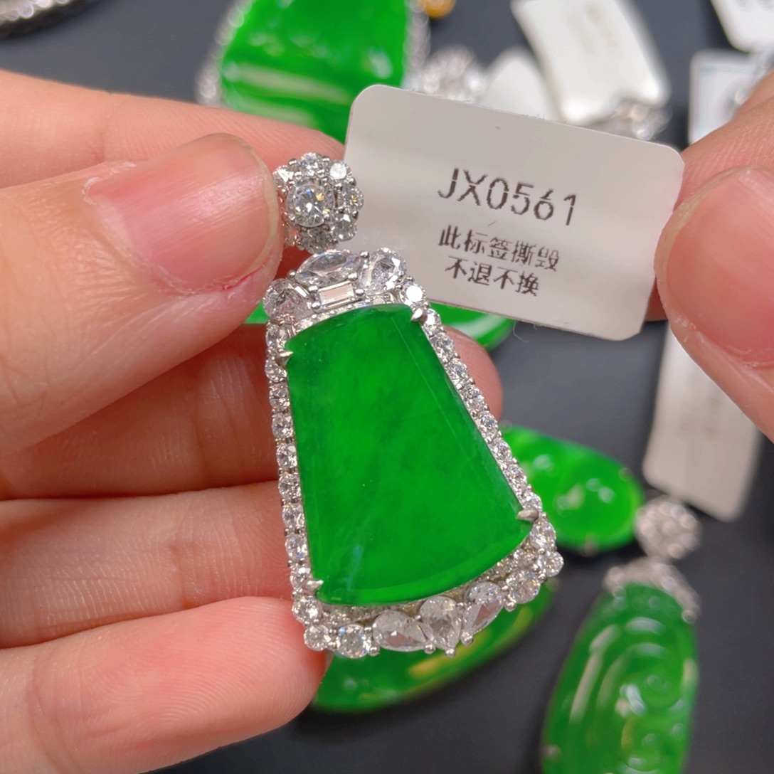 【闪购商品】颈饰银S925镶嵌翡翠翡翠