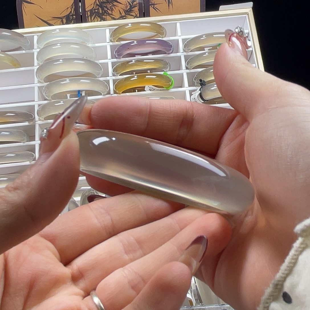 玛瑙/玉髓未镶嵌手镯