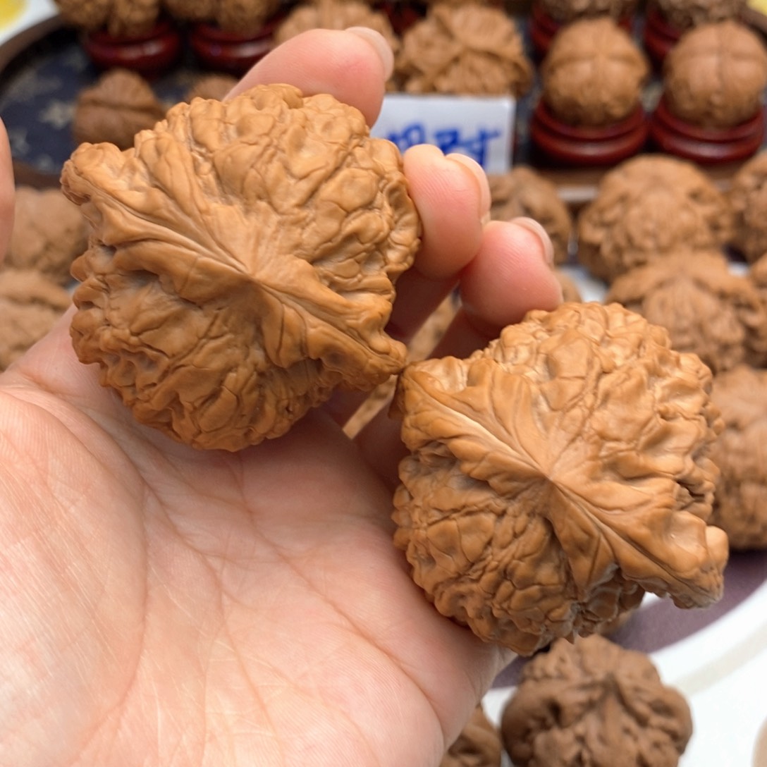 【闪购商品】文玩核桃把件52尺龙鼎