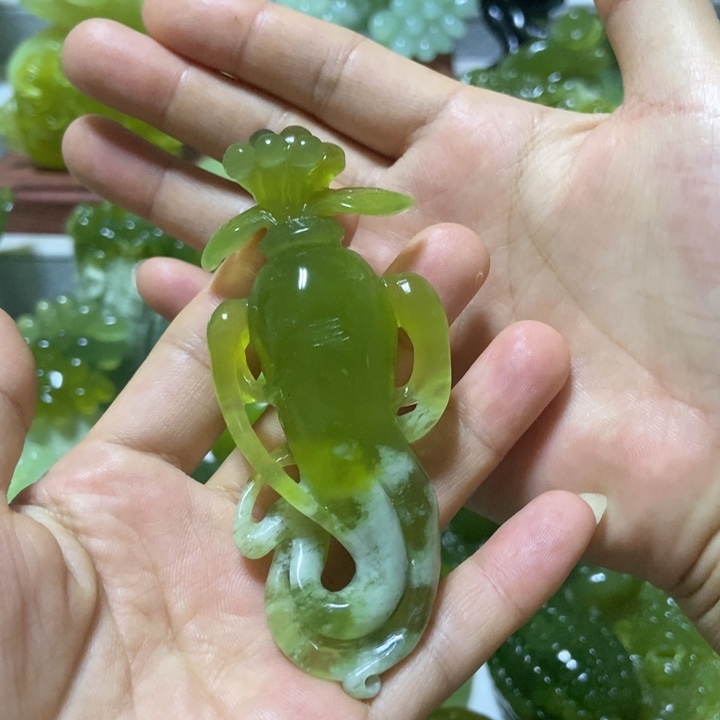 【闪购商品】未镶嵌蛇纹石玉把件穿****期