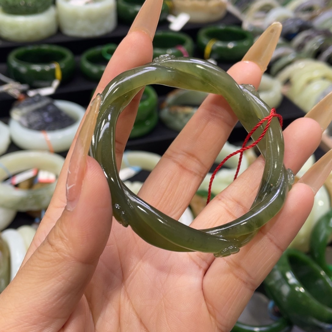 未镶嵌手镯和田玉