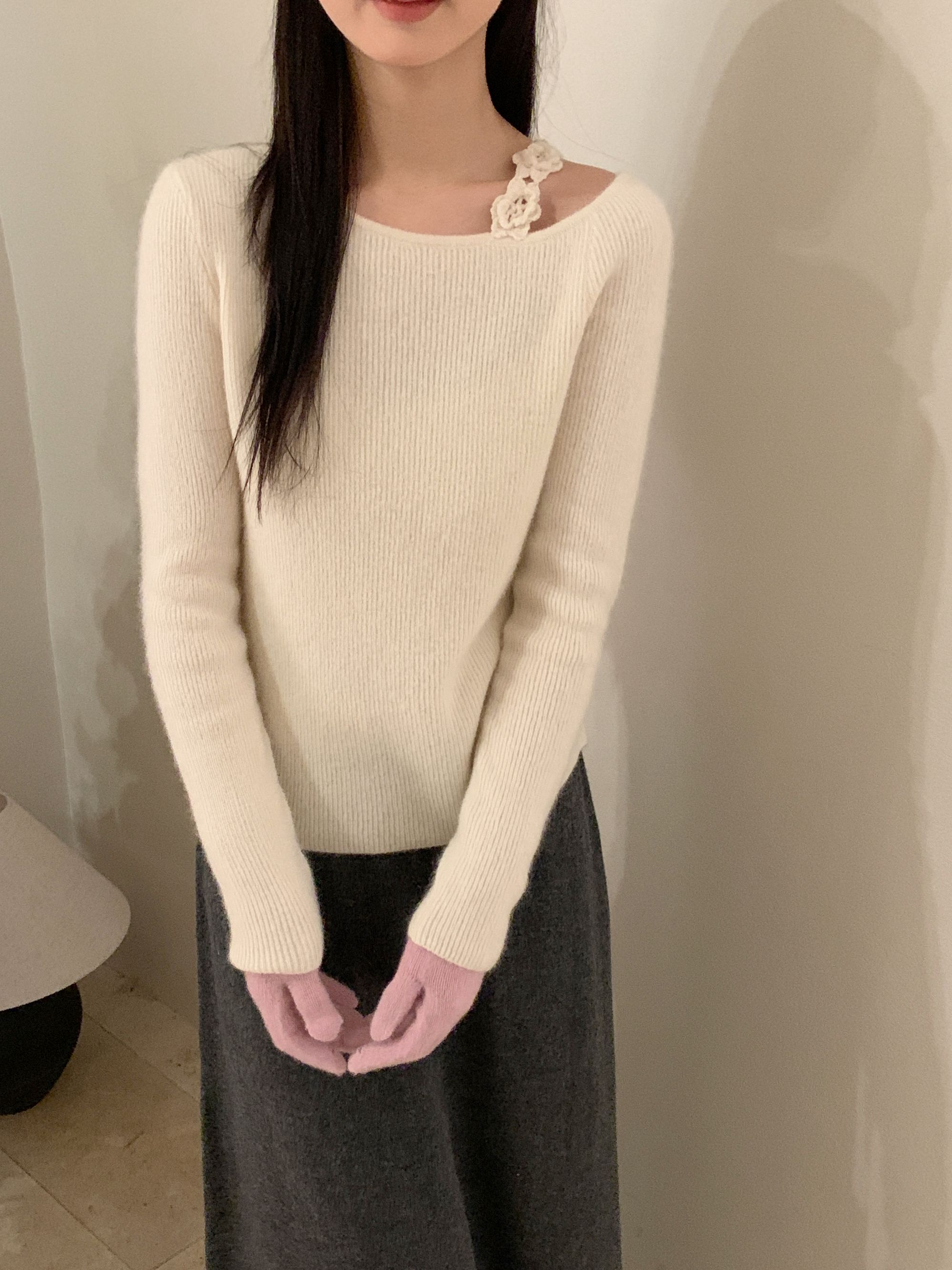 【素简.670132】秋冬新款百搭感藏羊绒钩花肩带小心机针织衫