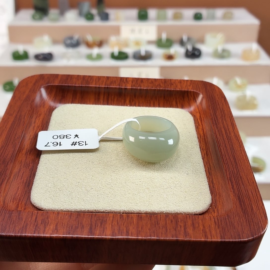 炸***‘和田玉未镶嵌戒指内径16.7